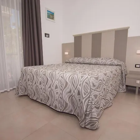 Hotel La Caravella 3*