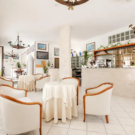 La Caravella 3*